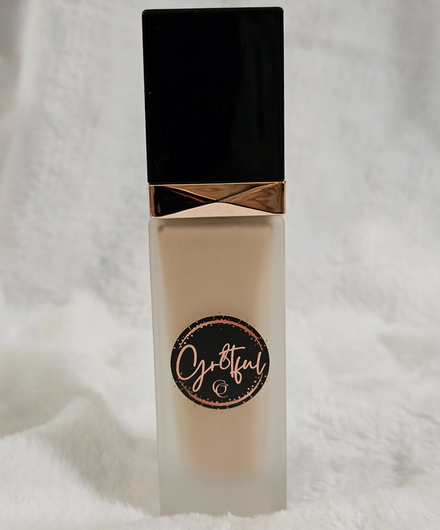 Best Gr8tful Pure Matte Liquid Coverage Foundation